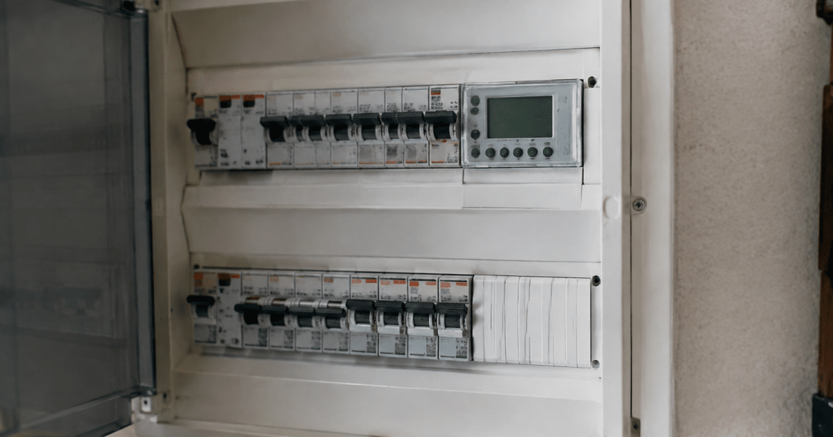 Tableau electrique avec minuteur affiche heures creuses non actif