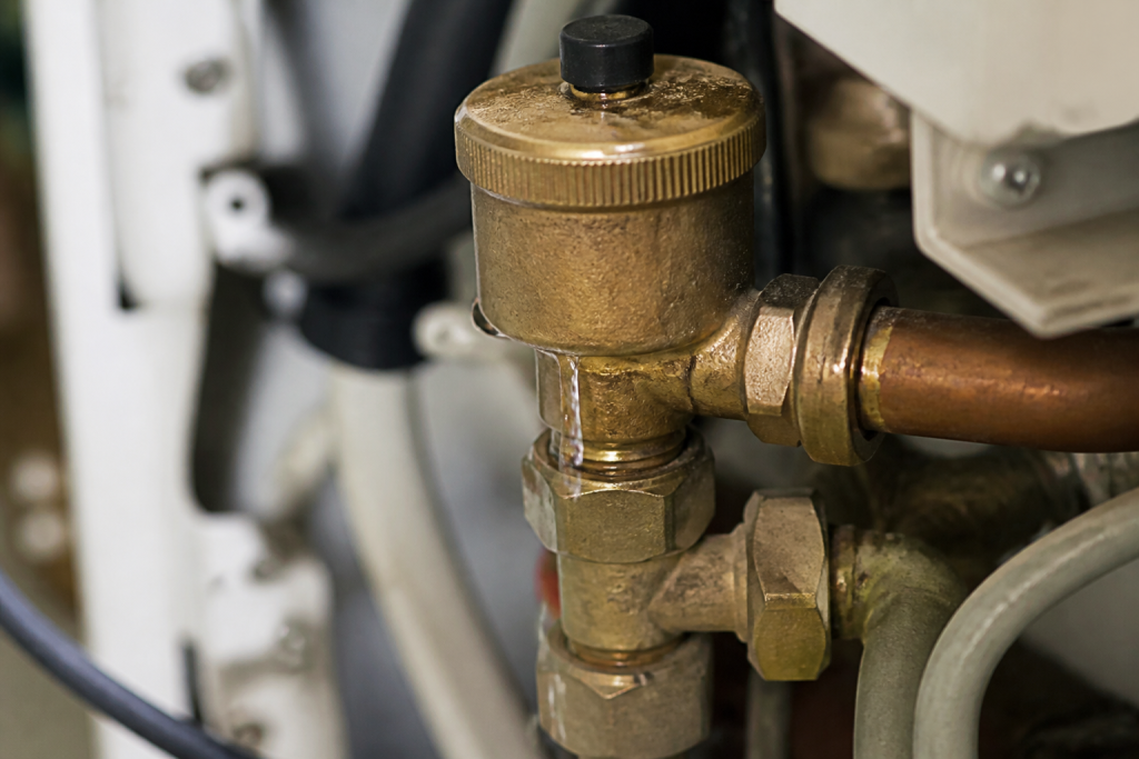 Eau fuyant d'une soupape de chaudiere gaz