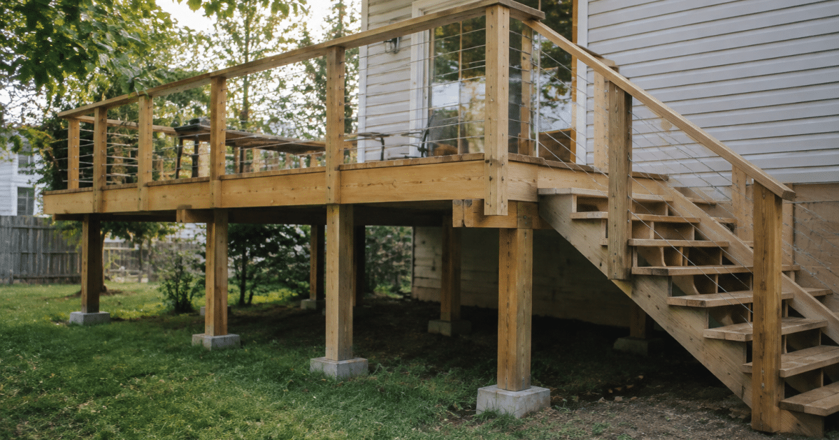 Plans de terrasse surélevée sur poteaux de soutien